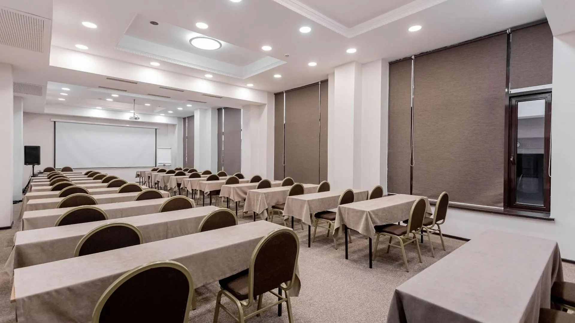 Best Western Plus Atakent Park Hotel Almaty